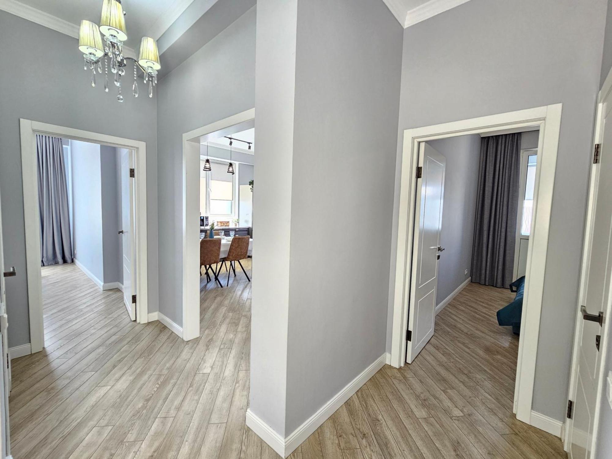 3 Room Gagarin Park Residential Complex Near Mega Shopping Mall อัลมาตี ภายนอก รูปภาพ