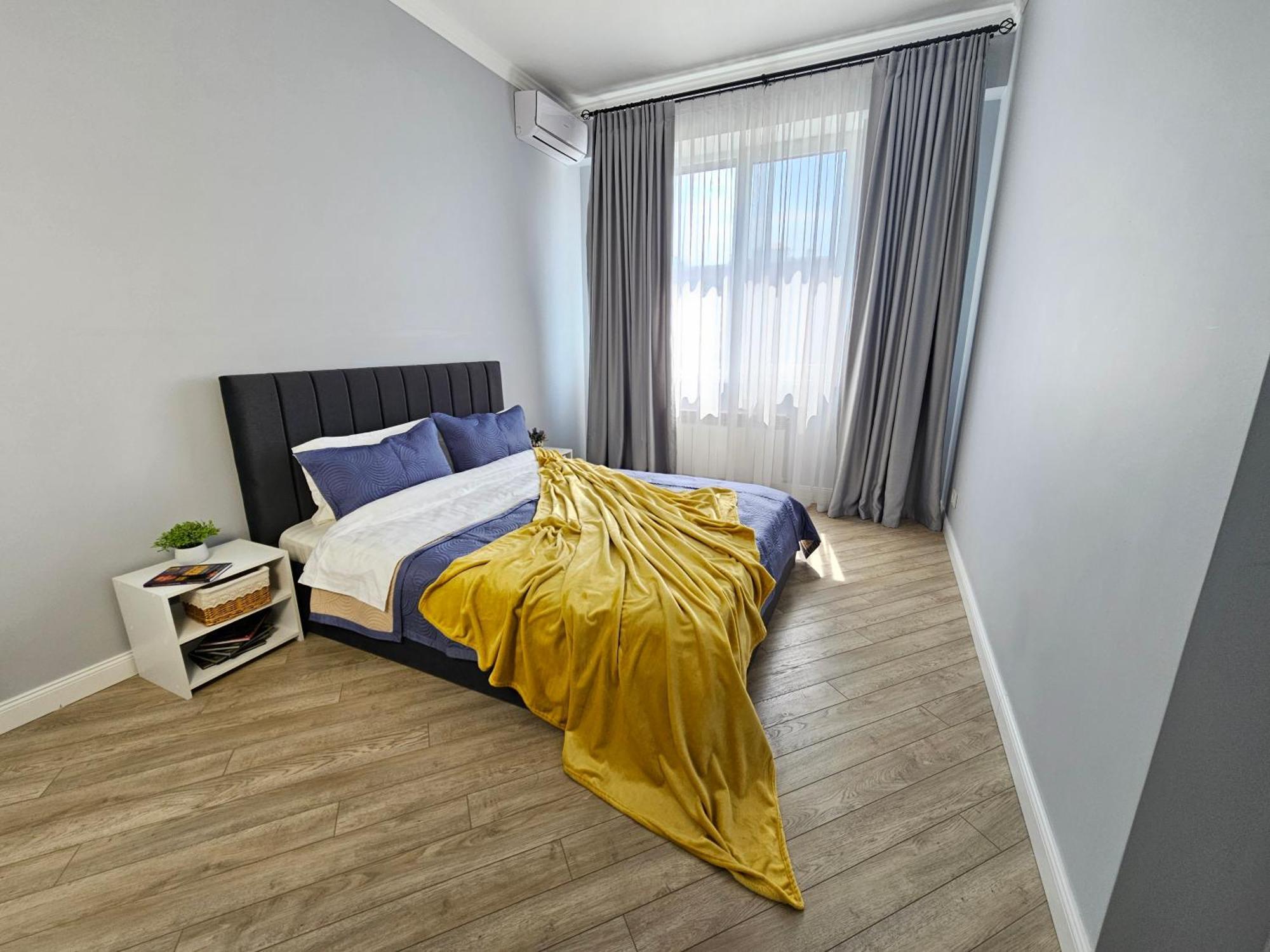 3 Room Gagarin Park Residential Complex Near Mega Shopping Mall อัลมาตี ภายนอก รูปภาพ