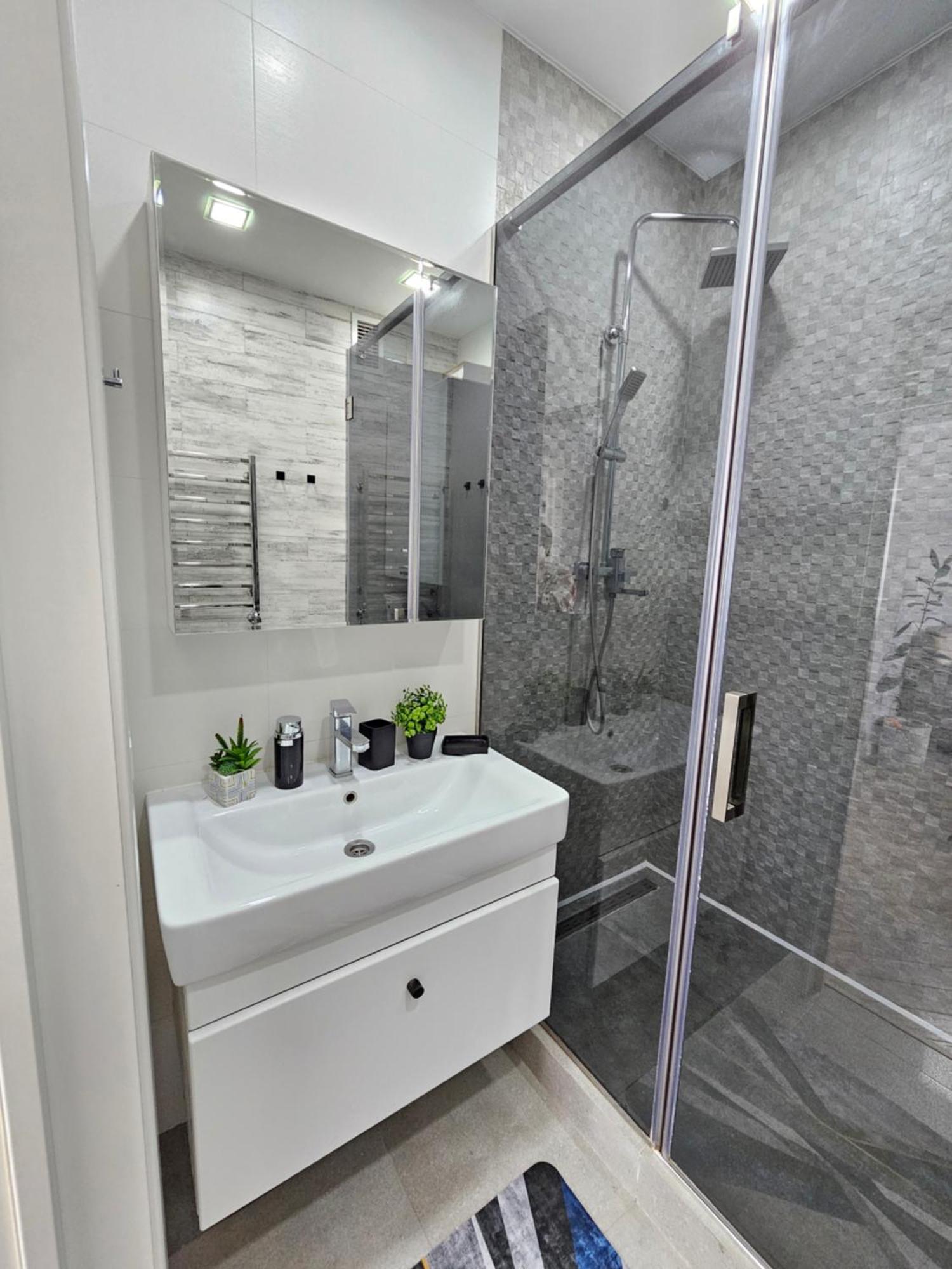3 Room Gagarin Park Residential Complex Near Mega Shopping Mall อัลมาตี ภายนอก รูปภาพ